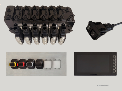 NHAgriValve
Bausatz bestehend aus:
Steuerblock für Konstantpumpe mit LS Simulation mit 4 proportional Sektionen mit Schwimmstellung, ohne Druckweiterleitung, mit einer externe Bedienung. 
Sektion 1: 100 L/min Durchfluss.
Alle weiteren Sektionen:65L/min.
Touchterminal und Elektrobausatz