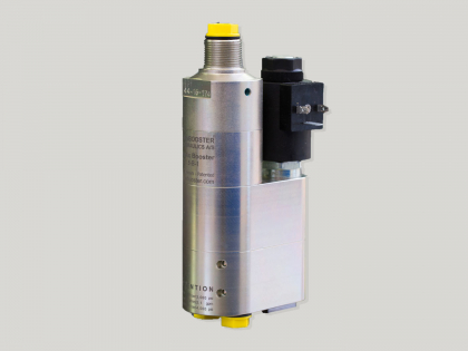 Pressure intensifier, with valve